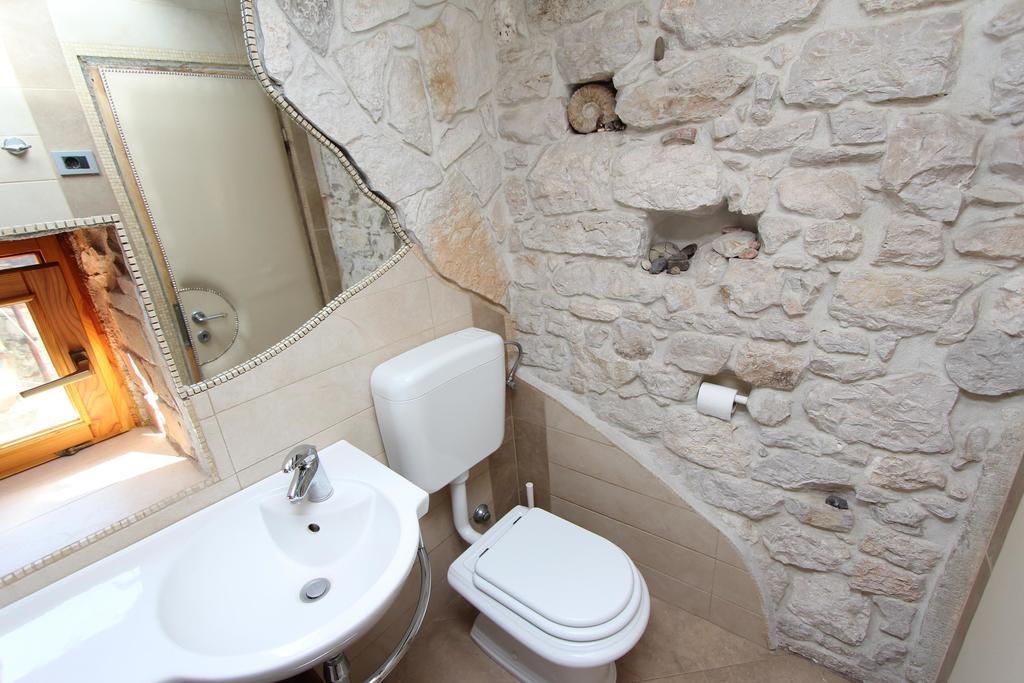 Apartment Midea Ровінь Екстер'єр фото
