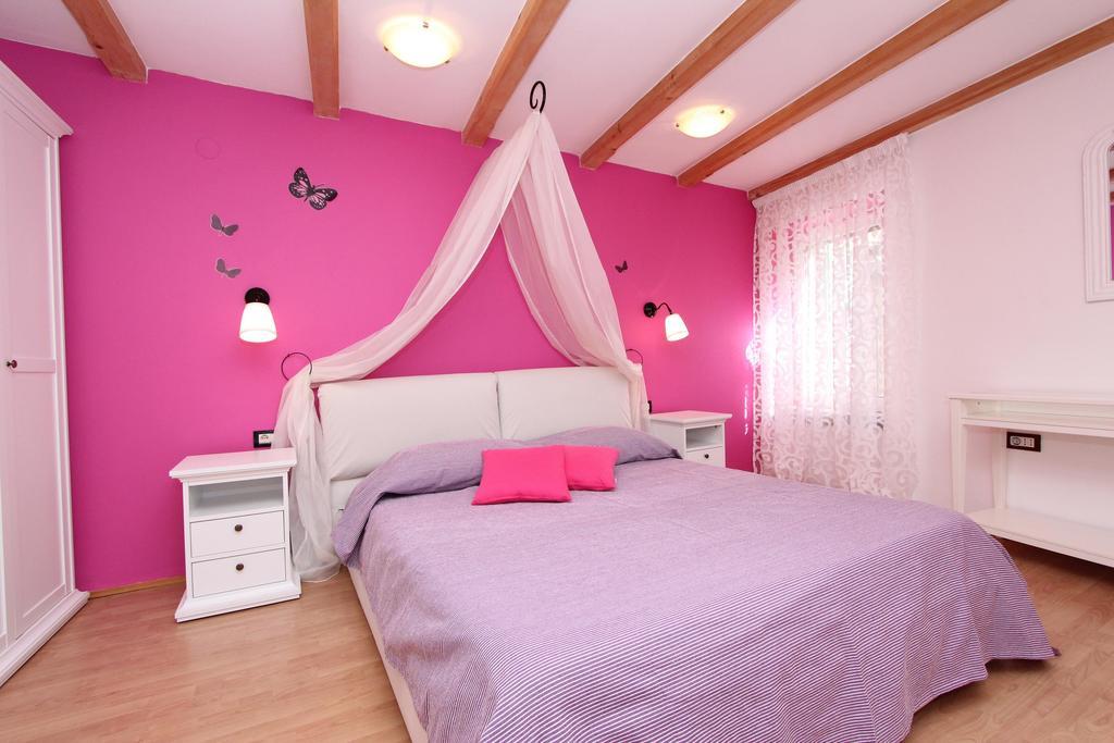 Apartment Midea Ровінь Екстер'єр фото